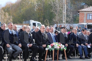 Hayrsever tarafndan yaptrlan ilkokul trenle ald